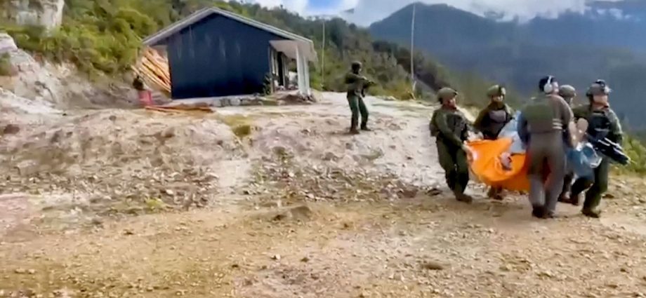 indonesian-army-recovers-us-pilot’s-body-from-papua
