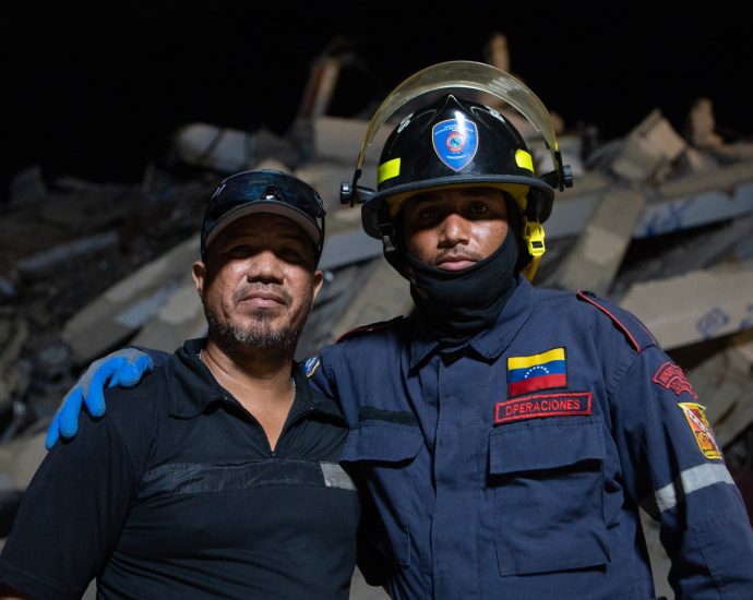 how-a-son-rescued-his-father-from-the-rubble-of-venezuela’s-earthquakes