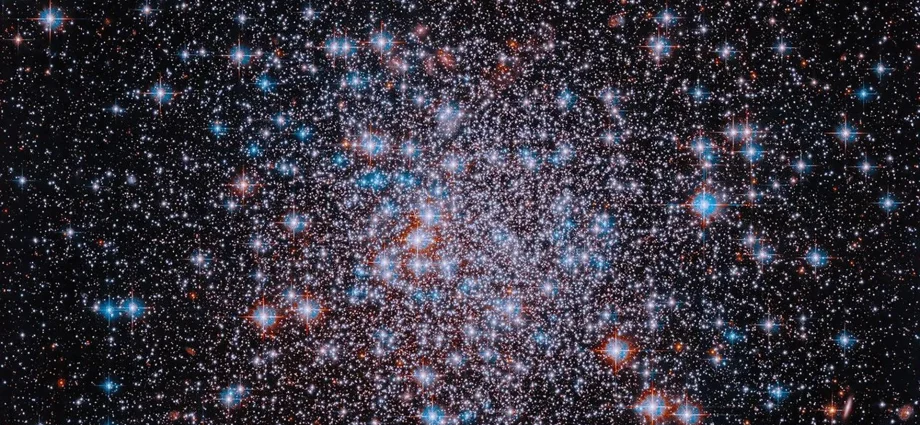 NASA’s Hubble spots a stellar sparkler for the Fourth of July