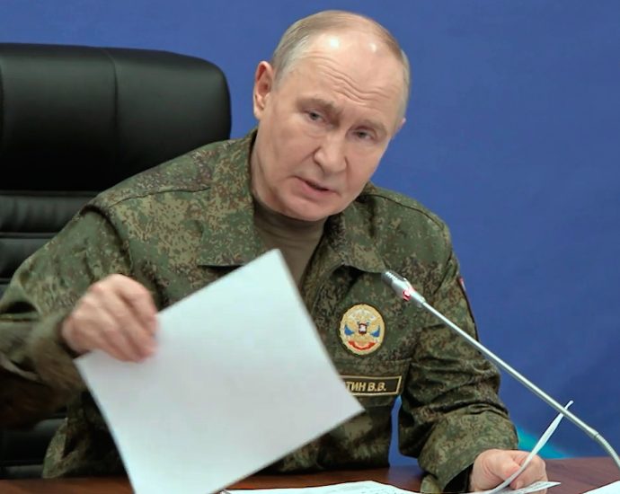 the-traitor-has-separate-phone-calls-with-vladimir-putin,-volodymyr-zelenskyy
