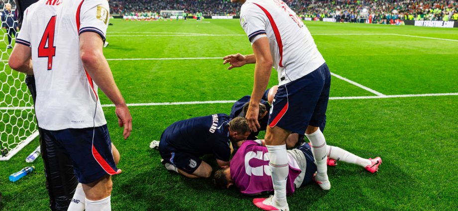 england’s-jordan-henderson-suffers-serious-injury-during-‘wonderwall’-celebration-after-world-cup-win
