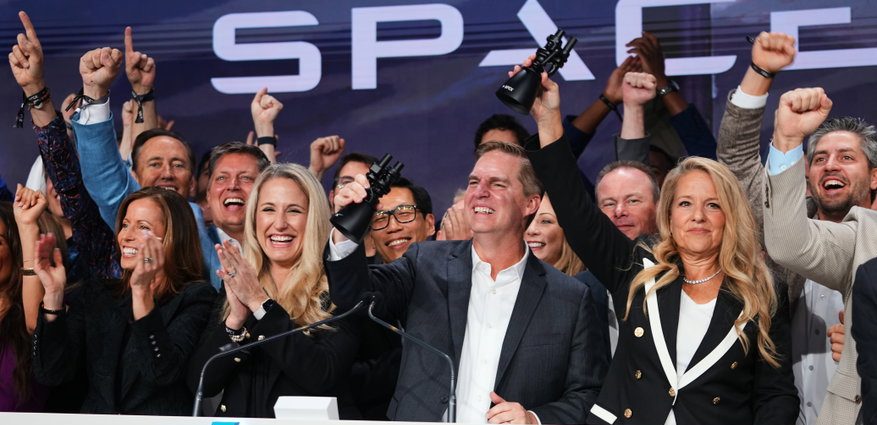 cnbc-helps-spacex-pull-off-trillion-dollar-pump-and-dump
