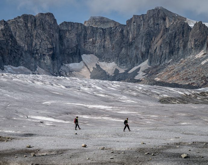 see-how-europe’s-heat-waves-melted-the-alps’-glaciers