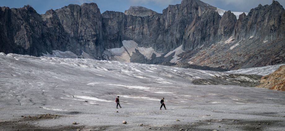 see-how-europe’s-heat-waves-melted-the-alps’-glaciers