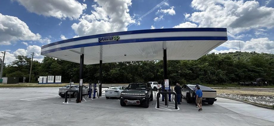 powerup-opens-ev-charging-site-in-rural-kentucky-with-kempower-flex-chargers