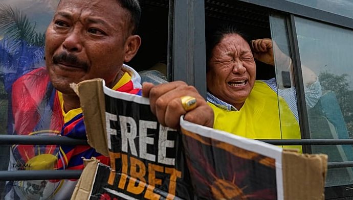 tibetan-activists-detained-outside-chinese-embassy-in-new-delhi