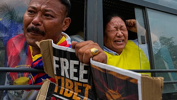 tibetan-activists-detained-outside-chinese-embassy-in-new-delhi