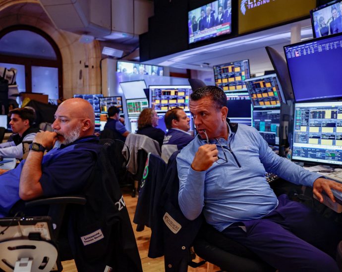 nasdaq-vs-dow:-how-are-the-key-indices-different-as-spacex-joins-one?