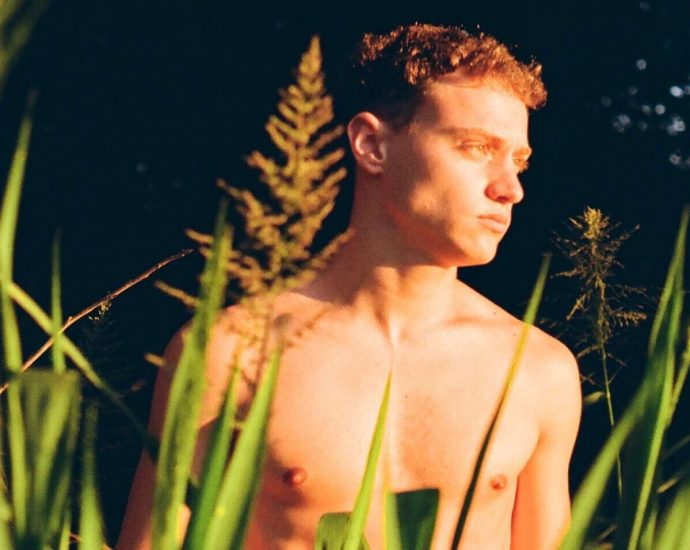 these-bare-men-in-argentina’s-wild-landscapes-are-almost-too-beautiful-to-look-away