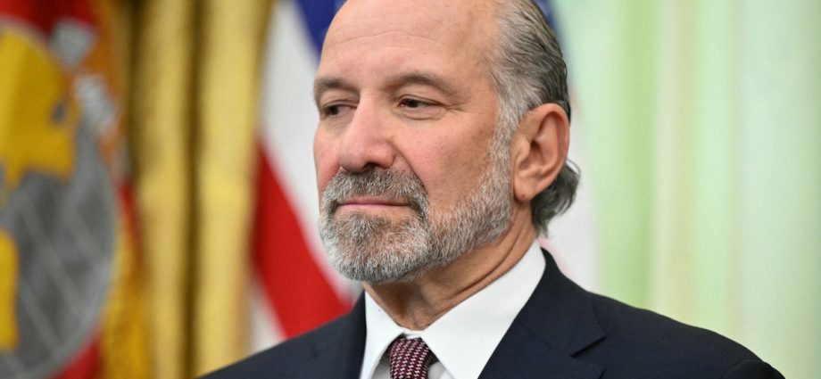 Democrats Investigate Howard Lutnick Over $1.6 Billion Deal