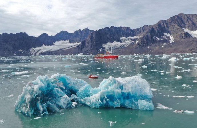 a-robot-swarm-is-on-a-mission-to-map-greenland’s-perilous-ice-sheets