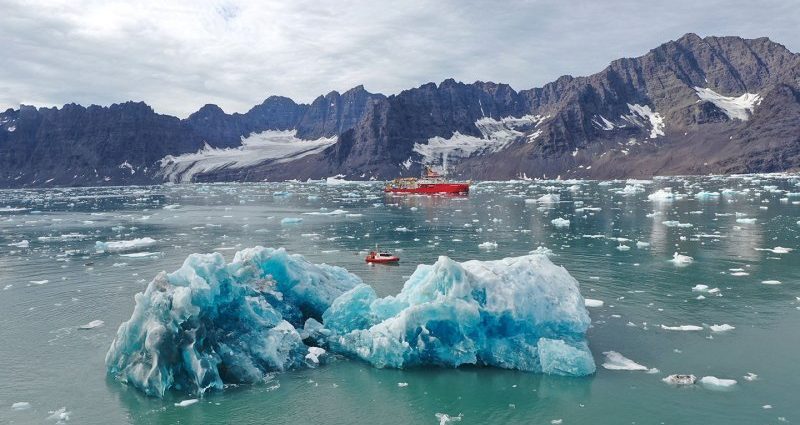 a-robot-swarm-is-on-a-mission-to-map-greenland’s-perilous-ice-sheets