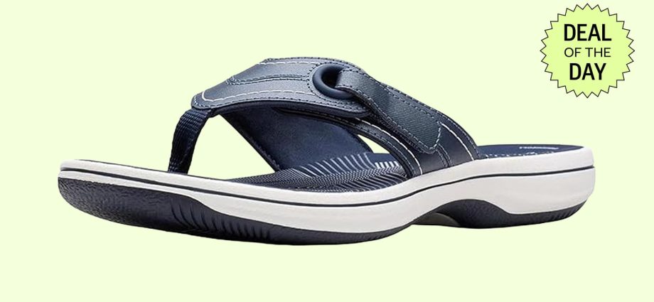 deal-of-the-day:-these-clarks-walking-sandals-are-under-$30-just-in-time-for-theme-park-season