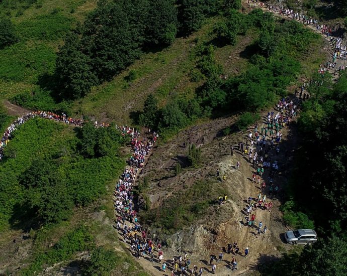 thousands-embark-on-bosnia-peace-march-to-remember-srebrenica-victims