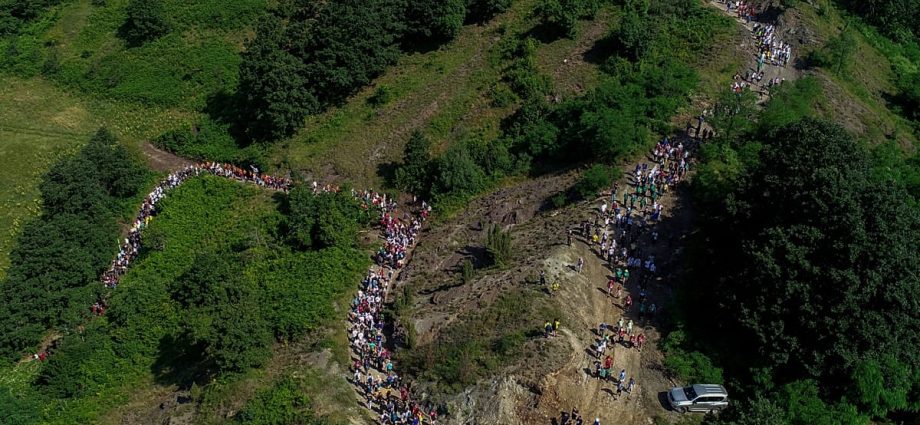 thousands-embark-on-bosnia-peace-march-to-remember-srebrenica-victims