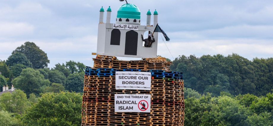 mosque-model-placed-on-top-of-northern-ireland-bonfire