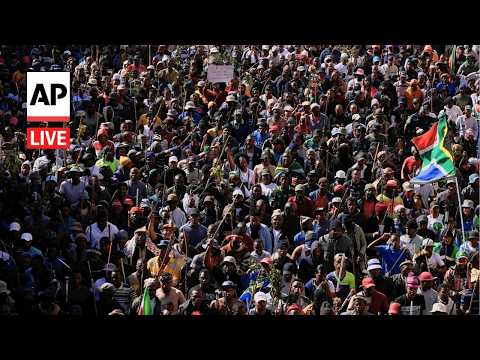 live:-anti-immigration-protesters-march-in-south-africa