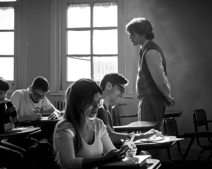 teacher-banned-after-calling-lgbtq+-people-‘mentally-ill’-during-history-class