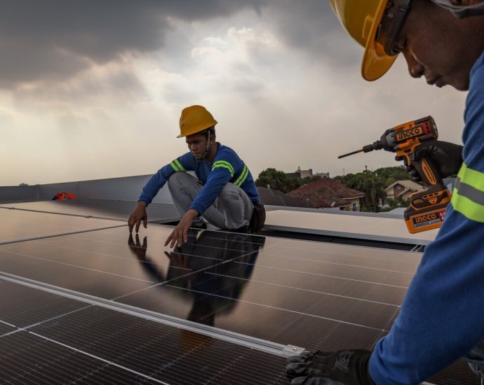 the-iran-war-has-pushed-some-countries-away-from-oil-and-toward-clean-energy