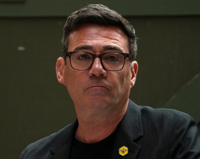 uk-labour’s-burnham-apologises-for-response-to-israel’s-gaza-violence
