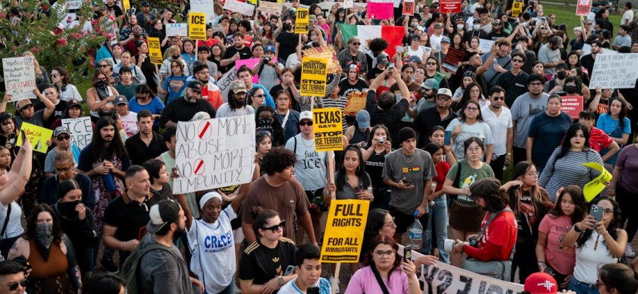 new-footage-of-fatal-ice-shooting-in-texas-sparks-fresh-outrage