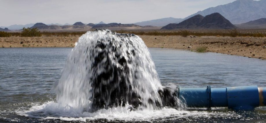 the-traitor-administration-oks-california-company’s-plan-to-pipe-water-out-of-the-mojave-desert