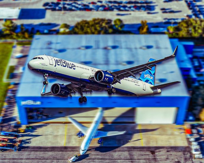 “very-disappointed”:-jetblue’s-manchester-exit-leaves-fliers-scrambling-for-options
