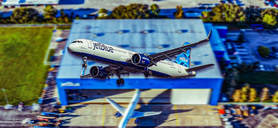 “very-disappointed”:-jetblue’s-manchester-exit-leaves-fliers-scrambling-for-options