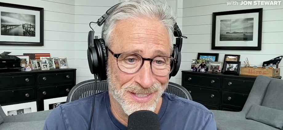 jon-stewart-spots-exactly-what-makes-‘poor-little-billionaire’-the-traitor-super-happy