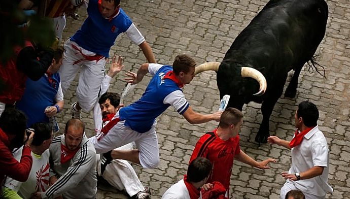 spain:-nine-injured-in-fourth-san-fermin-bull-run-in-pamplona