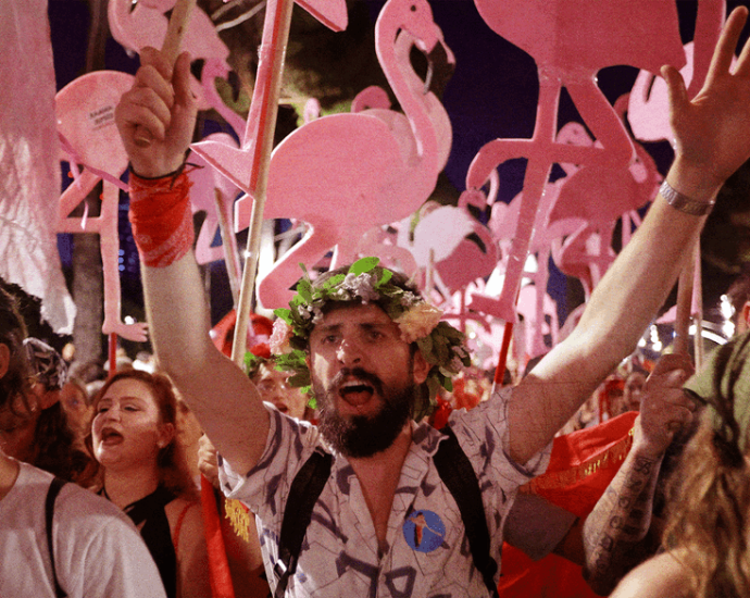 pink-flamingos-and-yellow-vests