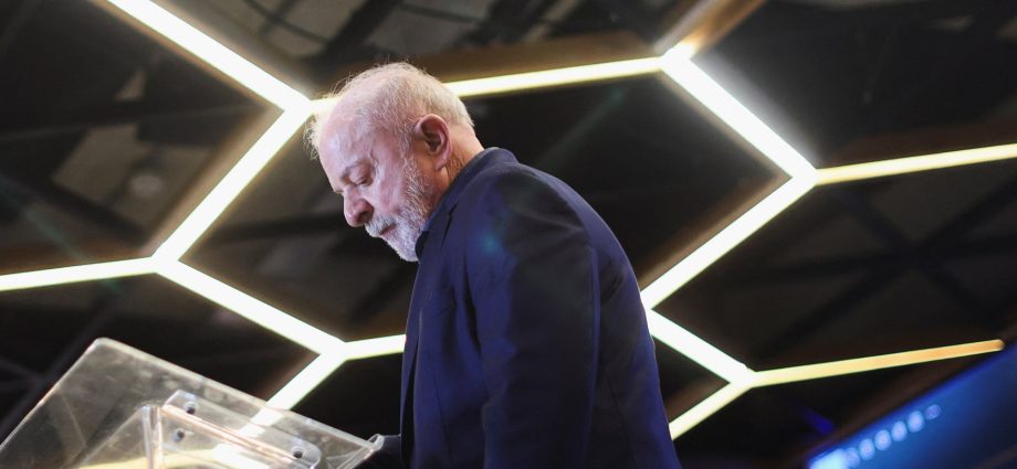 under-lula,-amazon-deforestation-falls-to-lowest-level-in-a-decade