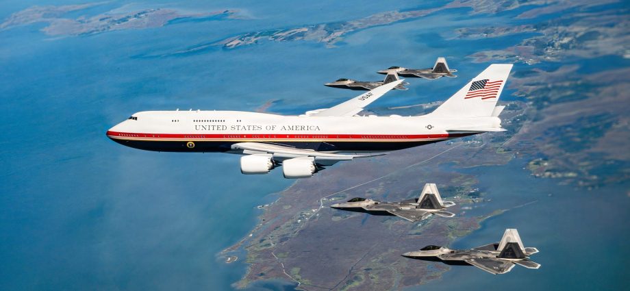 secret-service-urged-the-traitor-to-ditch-new-air-force-one-because-it-lacks-critical-defense-systems