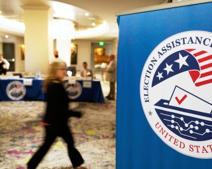 the-traitor-ousts-bipartisan-commission-in-latest-effort-to-reshape-elections-before-midterm