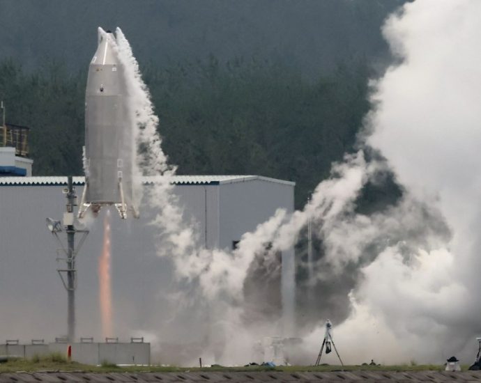 japan’s-space-agency-conducts-first-test-flight-for-experimental-reusable-rocket