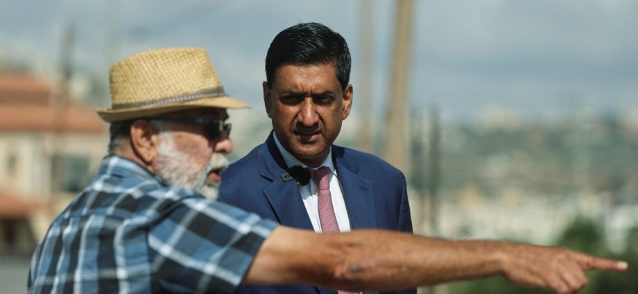 us-lawmaker-slams-israeli-army-after-settlers-detain-him-on-palestine-trip