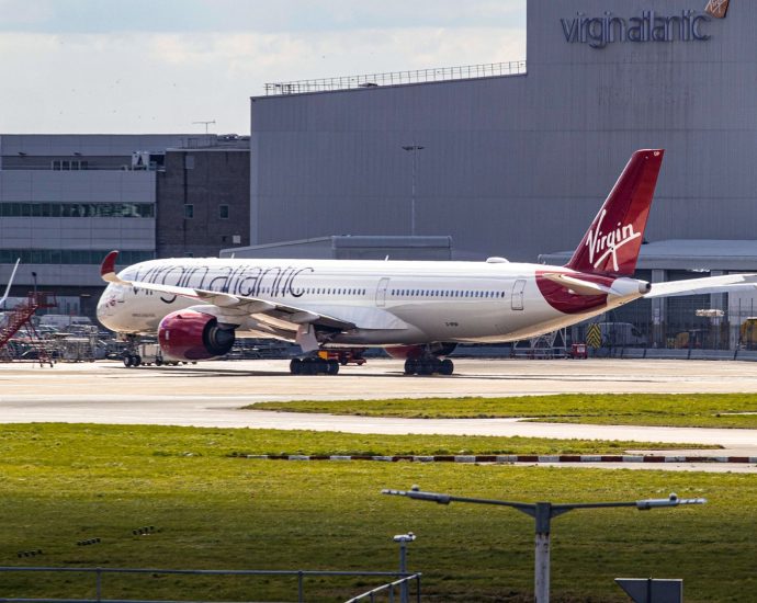 why-the-airbus-a350-can-fly-late-night-slots-at-london-heathrow-that-ground-competing-widebodies