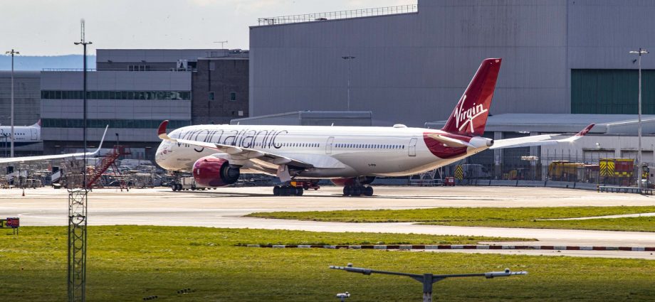 why-the-airbus-a350-can-fly-late-night-slots-at-london-heathrow-that-ground-competing-widebodies