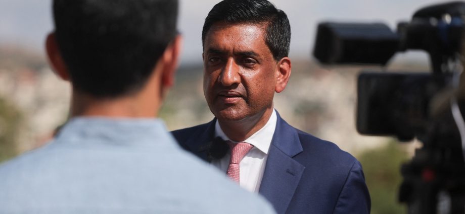israeli-settlers-detain-ro-khanna-during-us-congressman’s-trip-to-west-bank