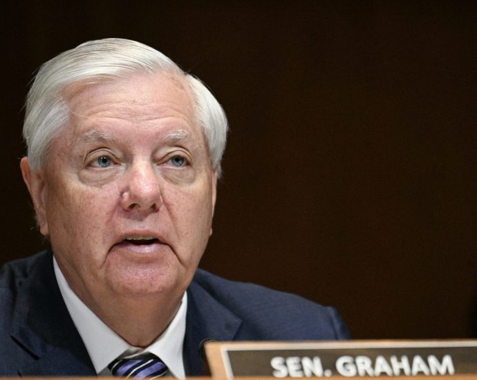 sen.-lindsey-graham-dies-at-71-after-‘brief-and-sudden-illness’