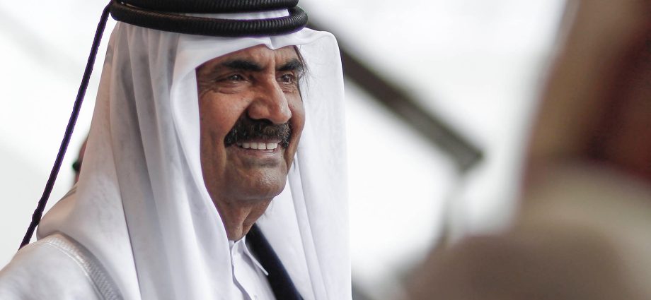 photos:-qatari-father-emir-sheikh-hamad-bin-khalifa-al-thani