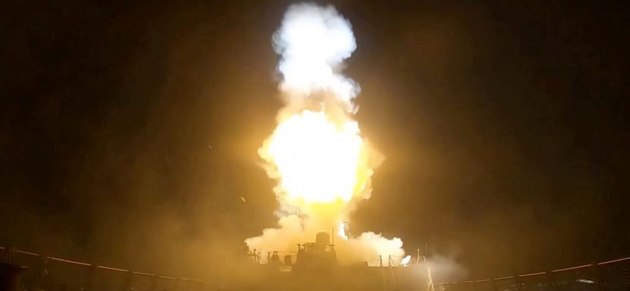 us-launches-more-strikes-on-iran-as-strait-of-hormuz-standoff-deepens