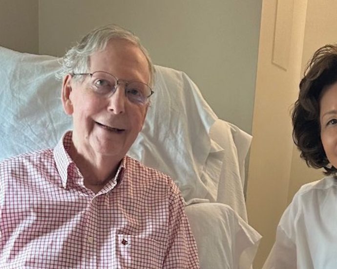 sen.-mcconnell-releases-hospitalization-details,-new-photo