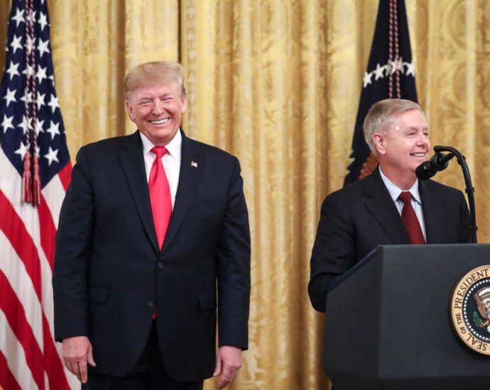 the-story-lindsey-graham-mourners-are-telling
