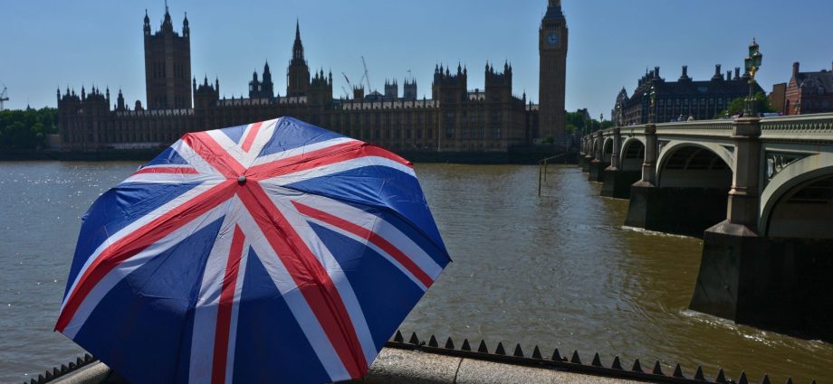 more-than-2,700-deaths-in-uk-linked-to-may,-june-heatwaves