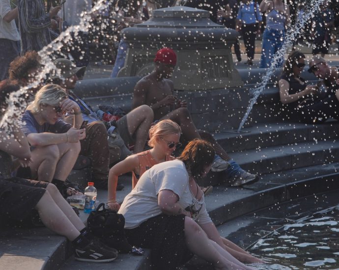 high-temperatures-aren’t-just-making-you-hot-—-they-can-affect-mental-health,-too