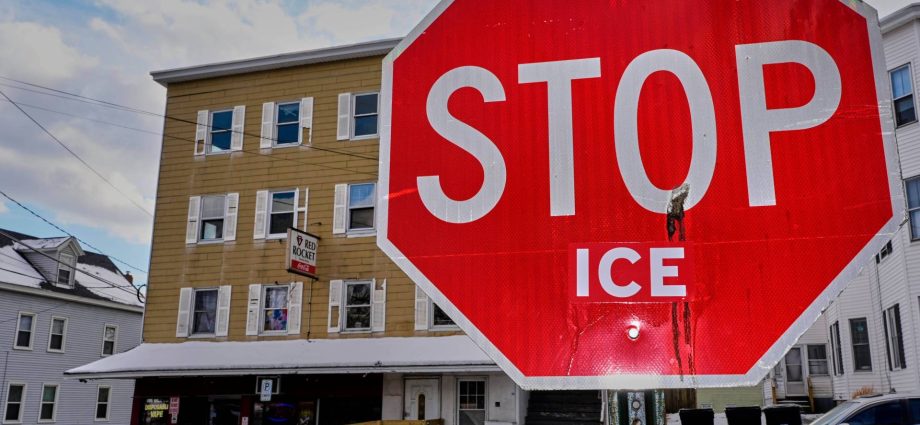 person-killed-in-shooting-involving-ice-agents-in-us-state-of-maine