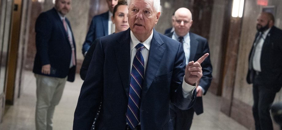 graham’s-passing-disrupts-committee-agendas,-opens-new-gop-fight-for-his-seat