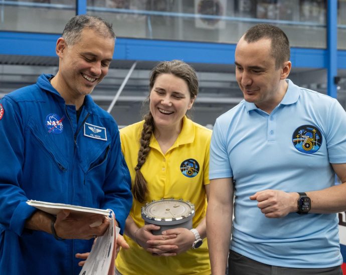 expedition-74-stays-busy-and-awaits-tuesday’s-new-crew-arrival