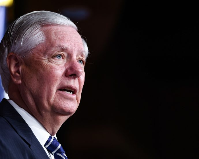 there-are-endless-conspiracy-theories-about-lindsey-graham’s-death